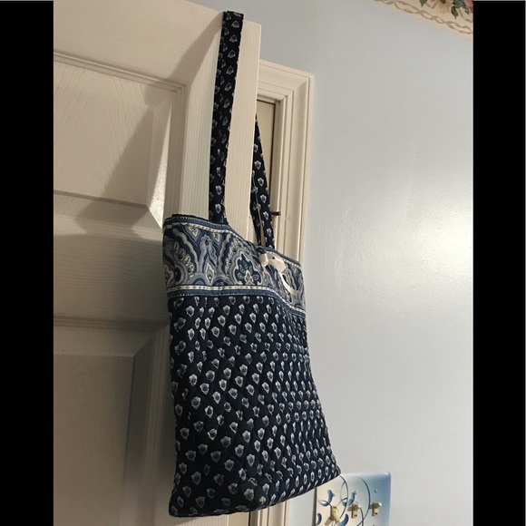 🎉Sale🎉Vera Bradley Nantucket Navy tote bag - Picture 4 of 16